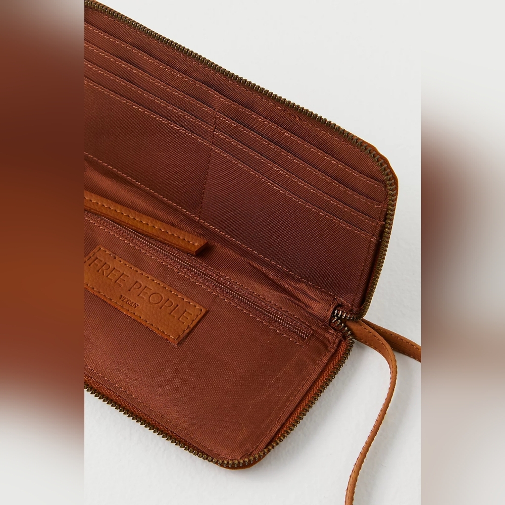 Free People Distressed Brown Vegan Leather Wallet – NWT - Picture 4 of 5
